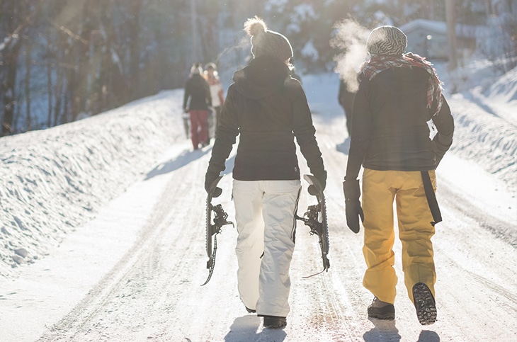 couple going to skiing