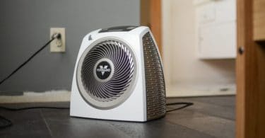 Space Heater vs Central Heat: How to Keep Your Home and Wallet Warm This Winter