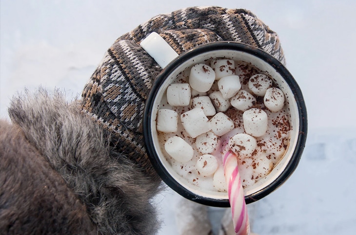 11 Fun Winter Date Ideas If You Don't Feel Like Drinking - Narcity